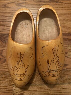 Davis Brown/Tan Wooden Clogs W/ Windmill Design - Cute Home Accent/Home Decor